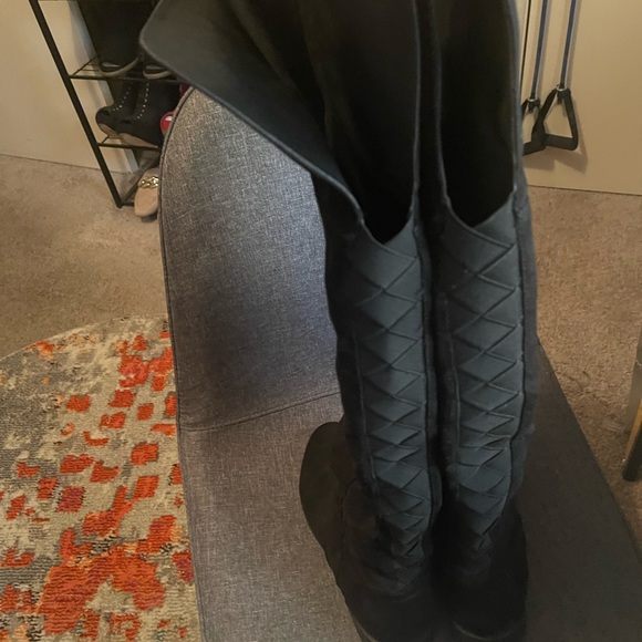 Black tall over the knee boots wore about 3 times - Picture 3 of 3